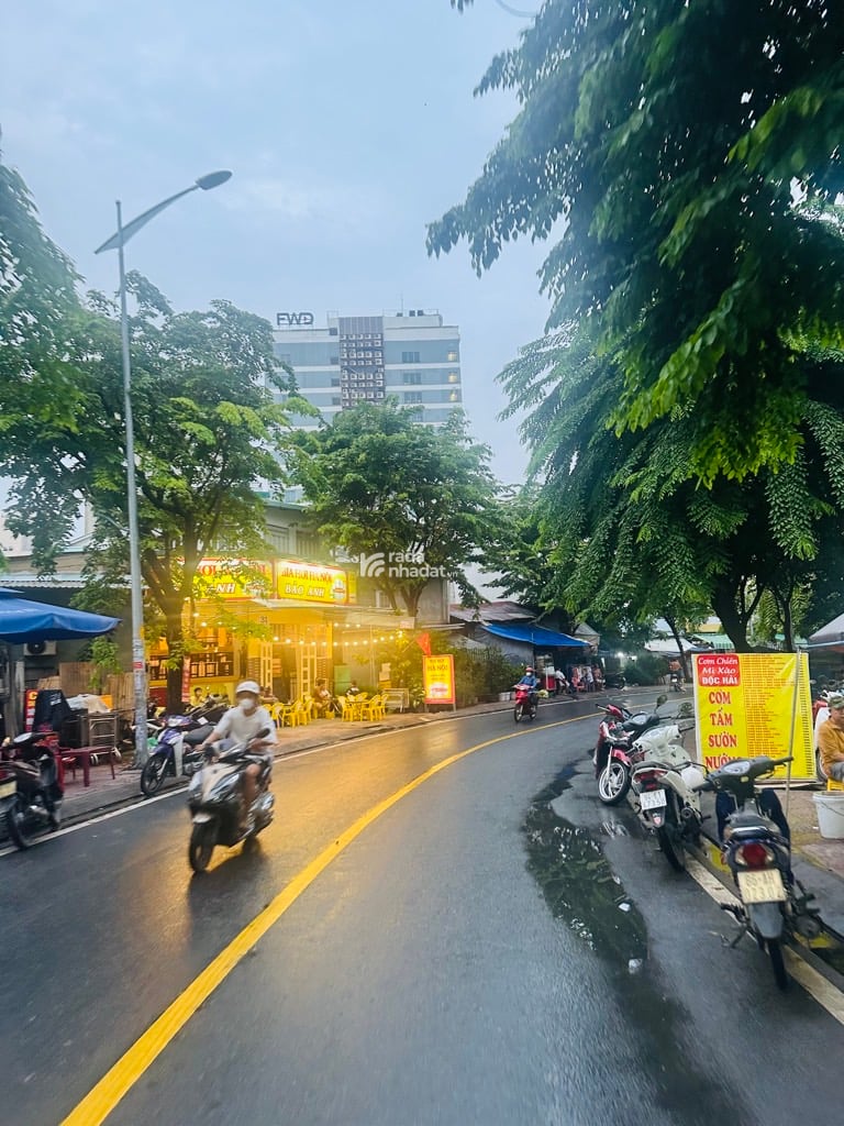 SÁT VÁCH QUẬN 1, NGUYỄN CỬU VÂN, BÌNH THẠNH, 70TR MỖI THÁNG. GIẢM 350TR CHỈ 22T TL 