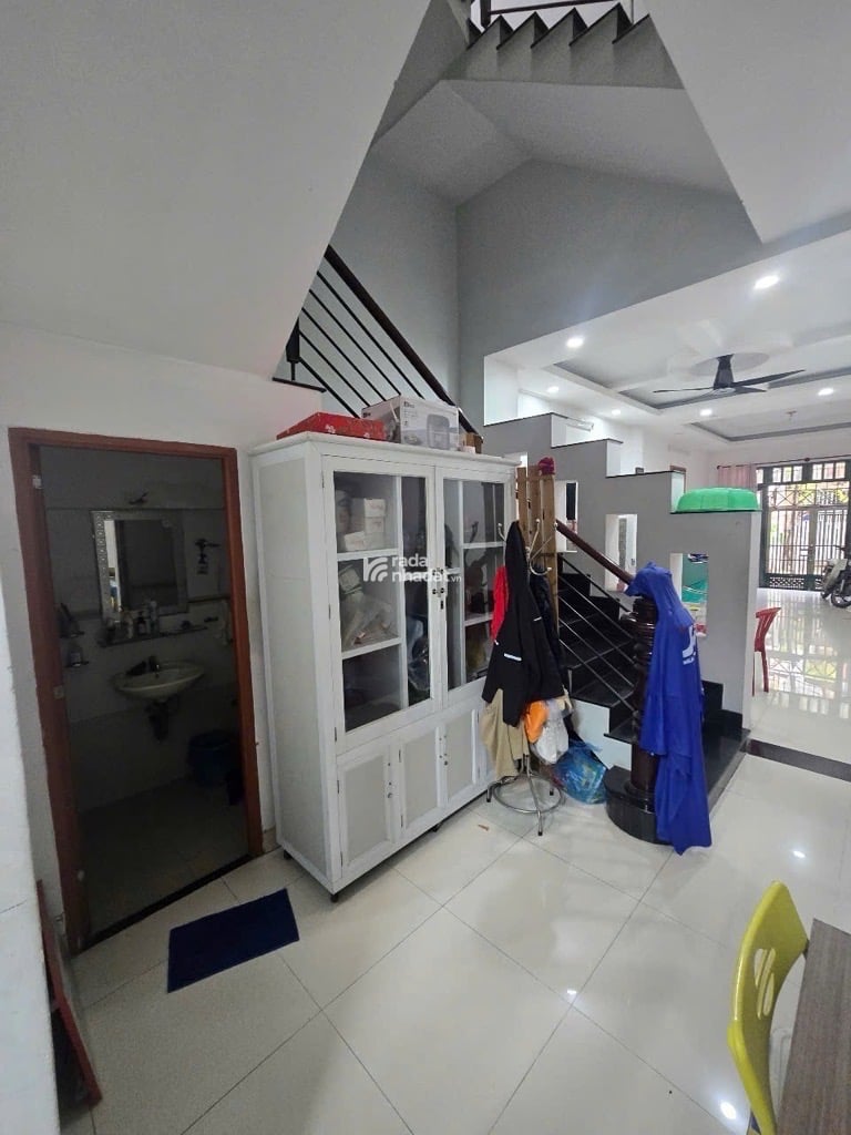  BÁN NHÀ NGAY CHỢ TÂN HƯƠNG – HẺM XE HƠI – NHÀ ĐẸP 3 TẦNG – 84M – CHỈ 8.X TỶ