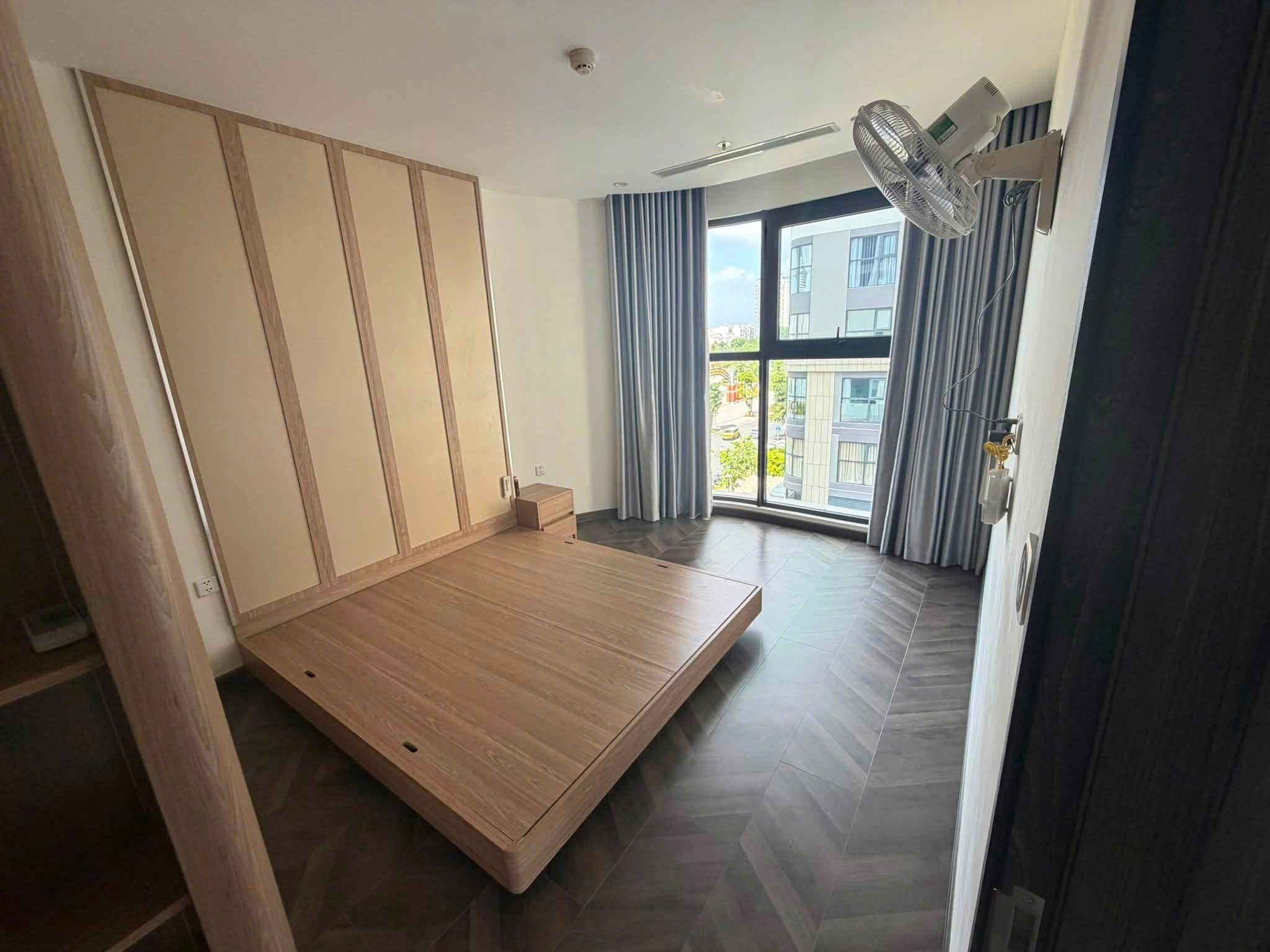 CHO THUÊ CĂN 2PN 80M2 FULL NỘI THẤT GIÁ CHỈ 13 TRIỆU TẠI BE3 VINHOMES QUẬN 9