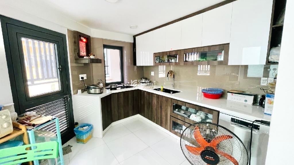 LỖ GÓC 3 MẶT HXT - TRỊNH ĐÌNH TRỌNG Q.11 - 44M2 - 5 TẦNG - HOÀN CÔNG DỦ - NHÀ MỚI.,