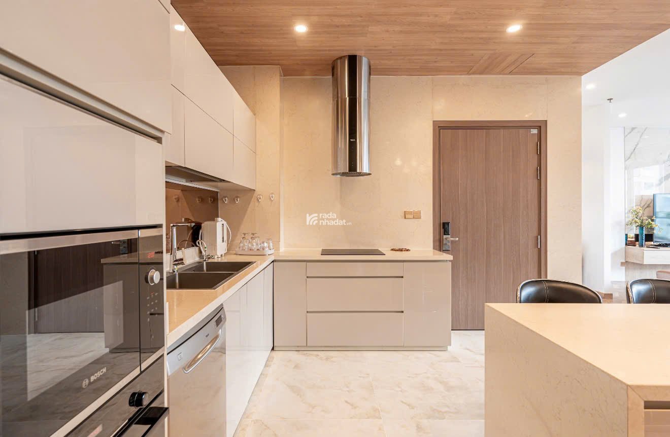 Cần bán gấp GIÁ TỐT căn góc Penhouse 4-42.04 Vinhomes Central Park (3 Ban công siêu rộng đẹp)