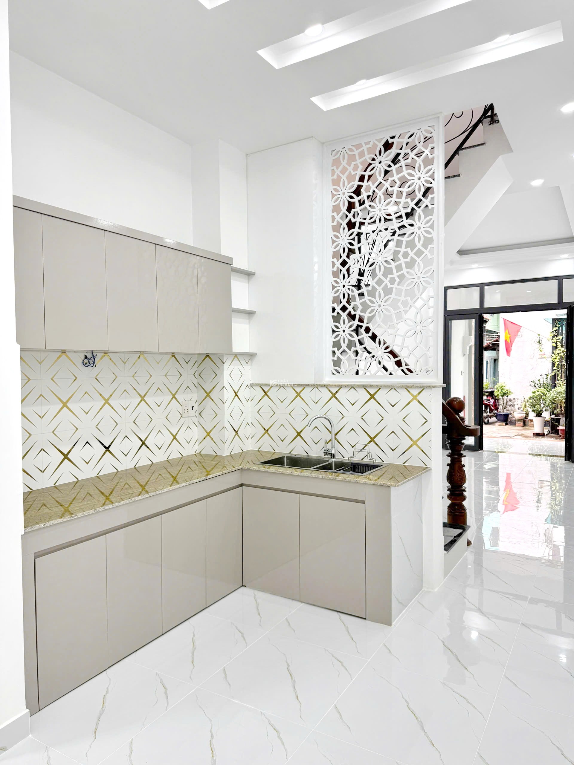 Bán nhà mới 2 lầu sát hẻm xe hơi đường Âu Dương Lân P. Chánh Hưng Quận 8