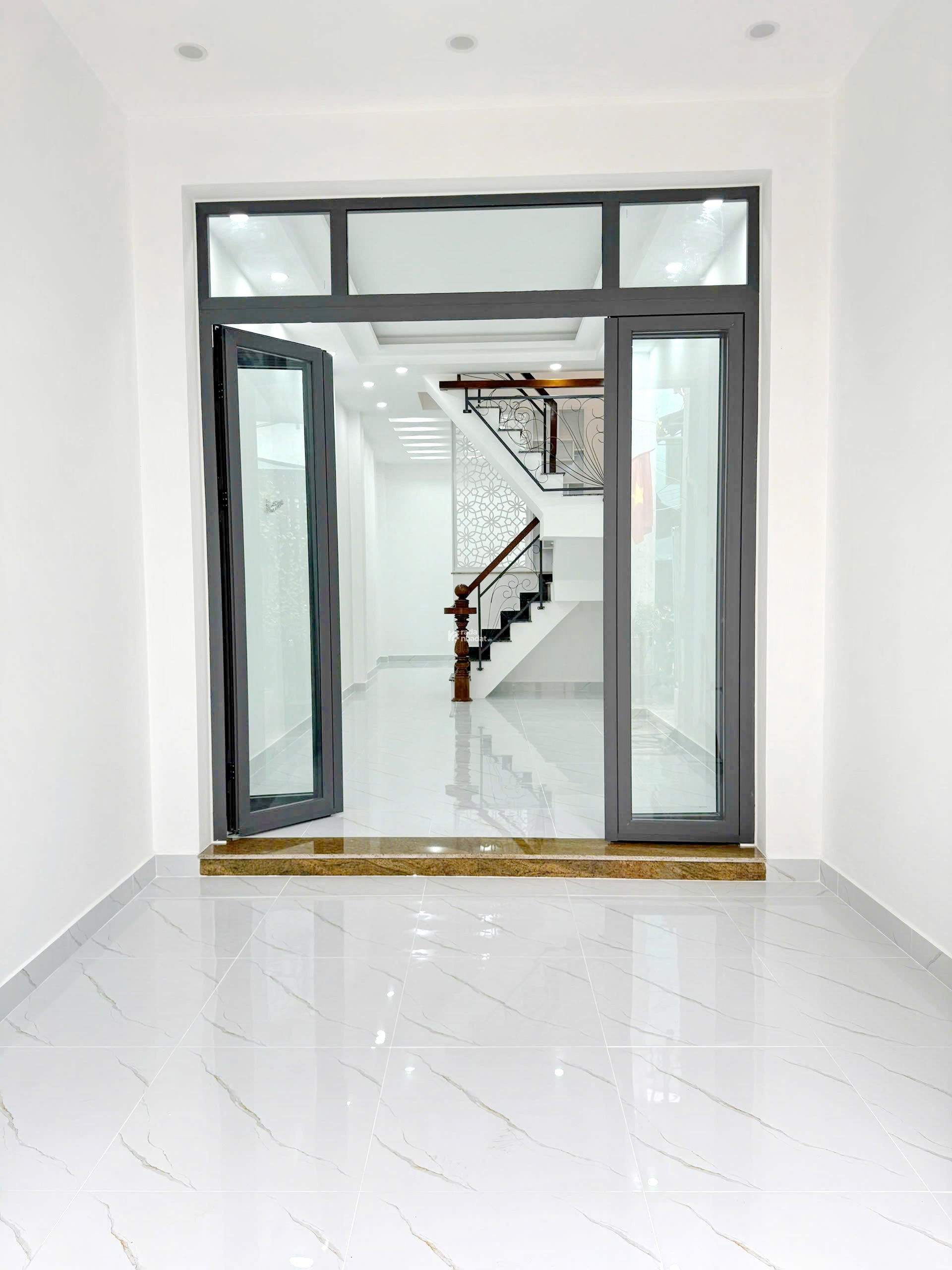 Bán nhà mới 2 lầu sát hẻm xe hơi đường Âu Dương Lân P. Chánh Hưng Quận 8