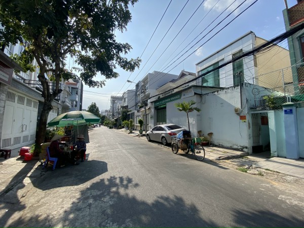 đất Trống 12,2x18m đường số Phường Tân Quy Q7. giá 45 tỷ
