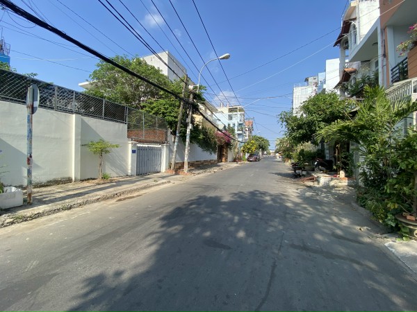 đất Trống 12,2x18m đường số Phường Tân Quy Q7. giá 45 tỷ