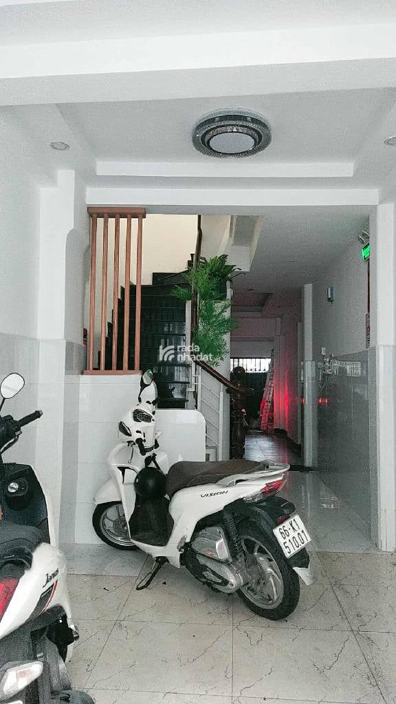 NHÀ PHỐ - CHDV - 2MT TRƯỚC SAU - TRUNG TÂM SẦM UẤT - ĂN CHƠI ĐỈNH NHẤT P TÂN ĐỊNH Q1