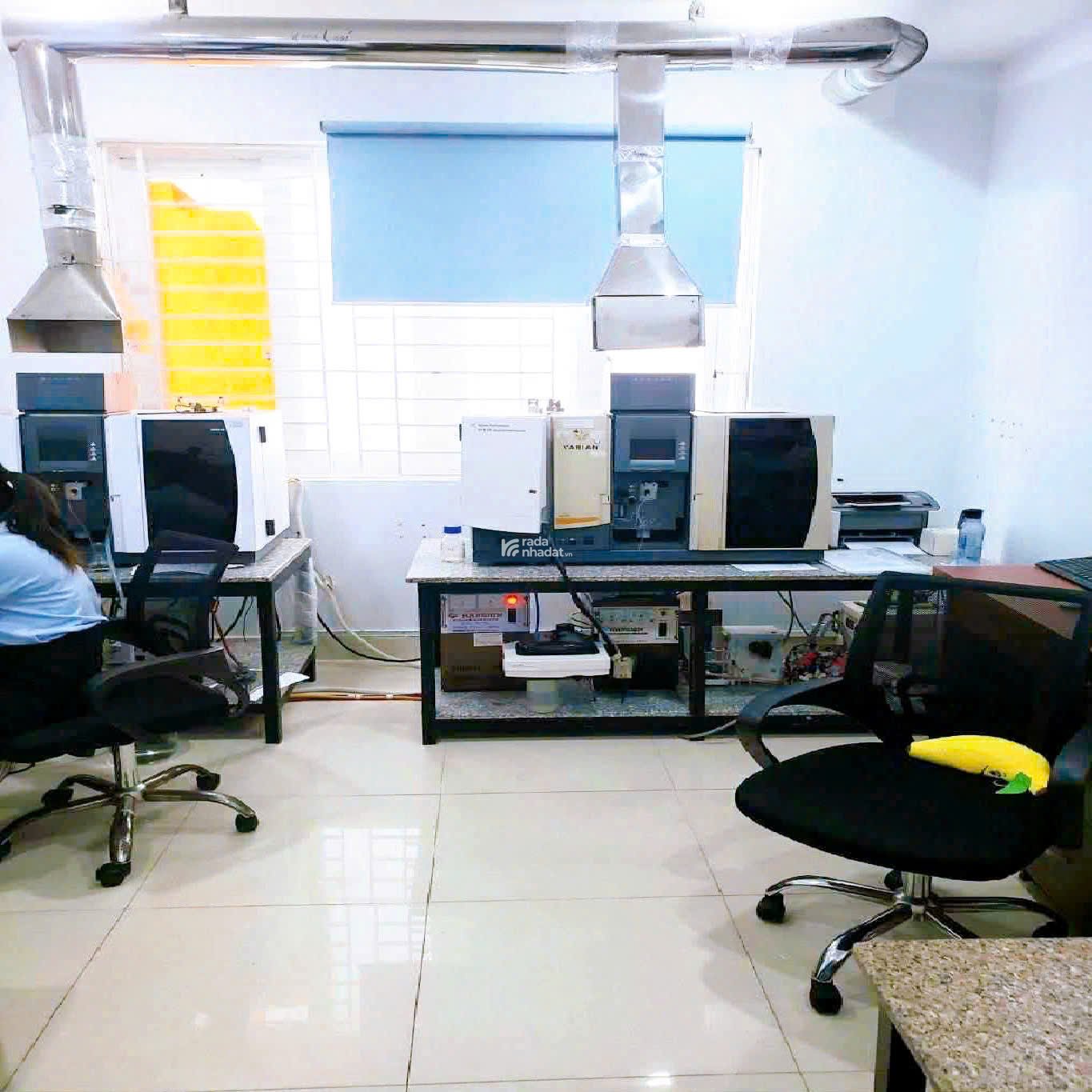 Bán gấp Nhà mặt tiền Tam Đảo - QUẬN 10 - Sổ vuông 4.4x16 m - 5 Tầng - 21 tỷ - Cho thuê 540 tr