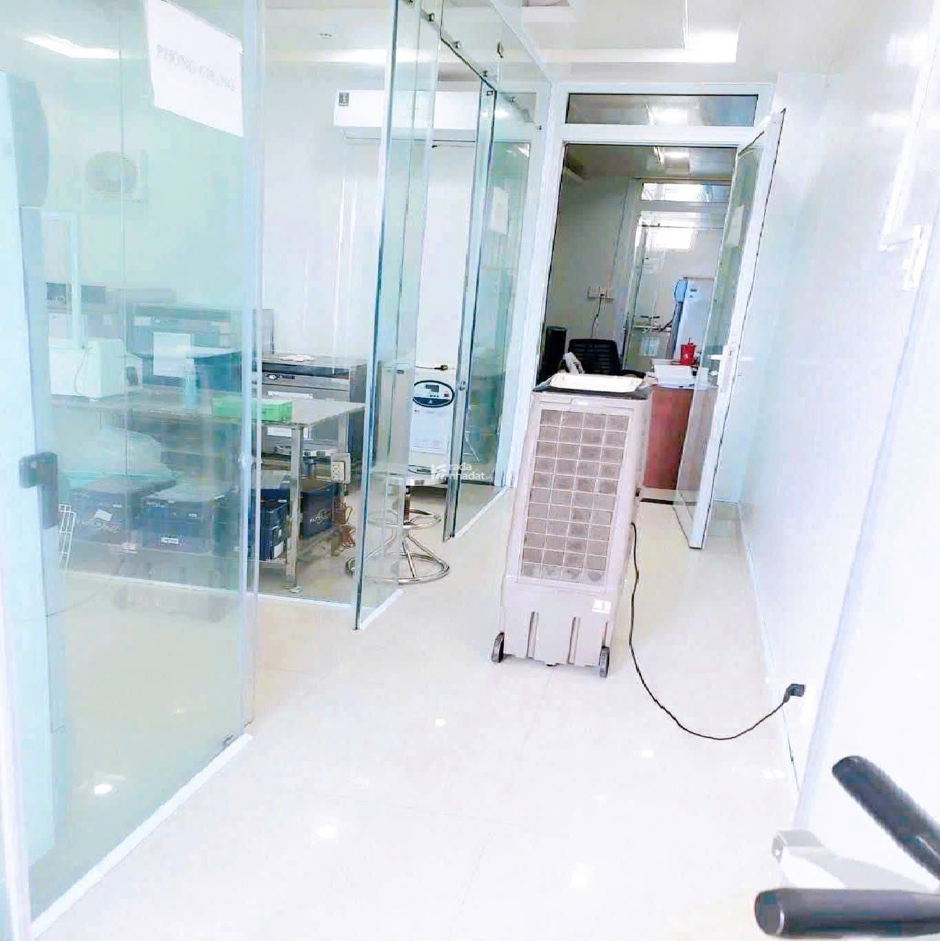 Bán gấp Nhà mặt tiền Tam Đảo - QUẬN 10 - Sổ vuông 4.4x16 m - 5 Tầng - 21 tỷ - Cho thuê 540 tr