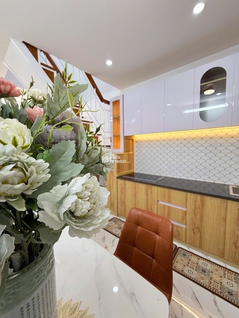 SIÊU PHẨM TÂN BÌNH - XE HƠI ĐỔ CỬA - 32m2 - 2 TẦNG - TẶNG FULL NỘI THẤT -  SHR - CHỈ 4.9 tỷ
