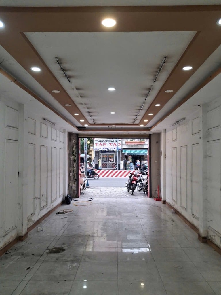 50M2 - 3 TẦNG - MẶT TIỀN ÔNG ÍCH KHIÊM - QUẬN 11 - NHÀ ĐẦY ĐỦ CÔNG NĂNG