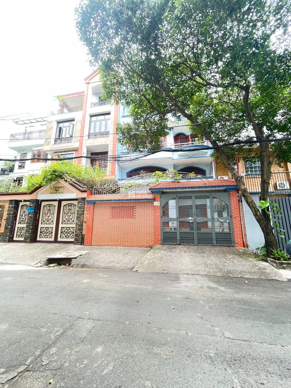 Siêu vị trí hiếm nhà bán nặt tiền kinh doanh Chán Hưng giáp quận 10 (DT 4x17m)