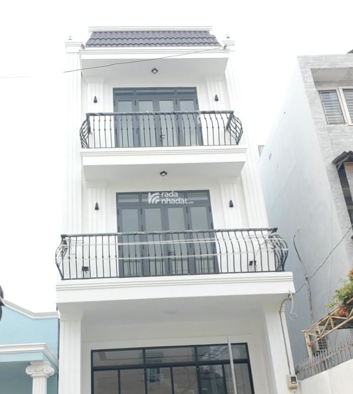 MỚI XÂY XONG THOÁNG ĐẸP HẺM XE HƠI GẦN CHỢ THỦ ĐỨC, 3 TẦNG 5,3X17 CHỈ 7,2 TỶ.