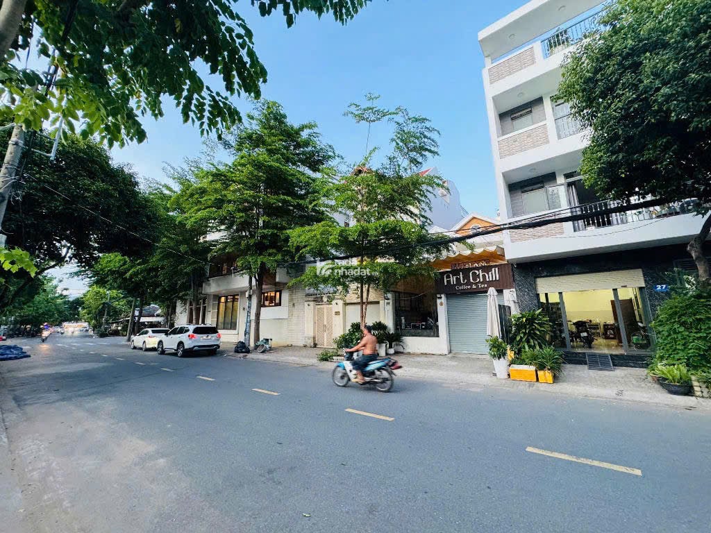 Nhà 25 đường 75 khu tân quy đông P tân phong Q7 Dt 6x22m trệt 2 lầu sân thượng