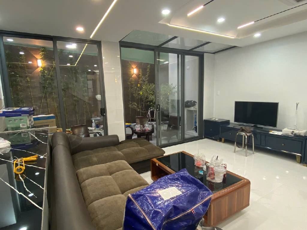 Nhà đẹp 5 tầng-hẻm 4m Hoàng Lê Kha-gần Hồng Bàng-86m2-giá 8.7 tỷ