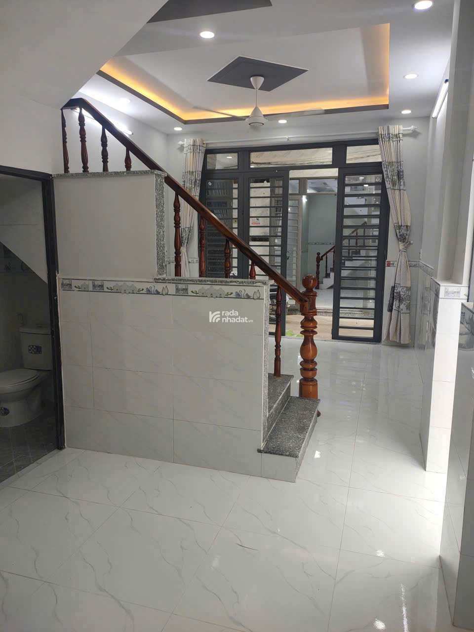 nhà góc 2 mặt tiền gần chợ mỹ hạnh  giá tốt 690tr dọn vào ở ngay