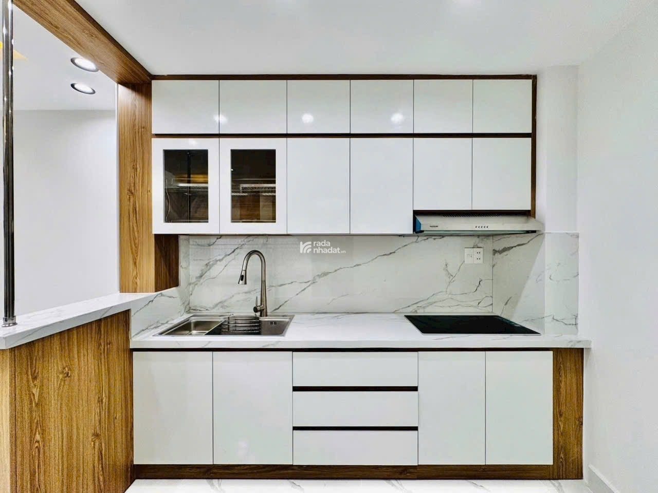 NHÀ MỚI XÂY VÀO Ở LIỀN (4X10M) - 3 LẦU - NGUYỄN VĂN ĐẬU GẦN CHỢ CÂY QUÉO 