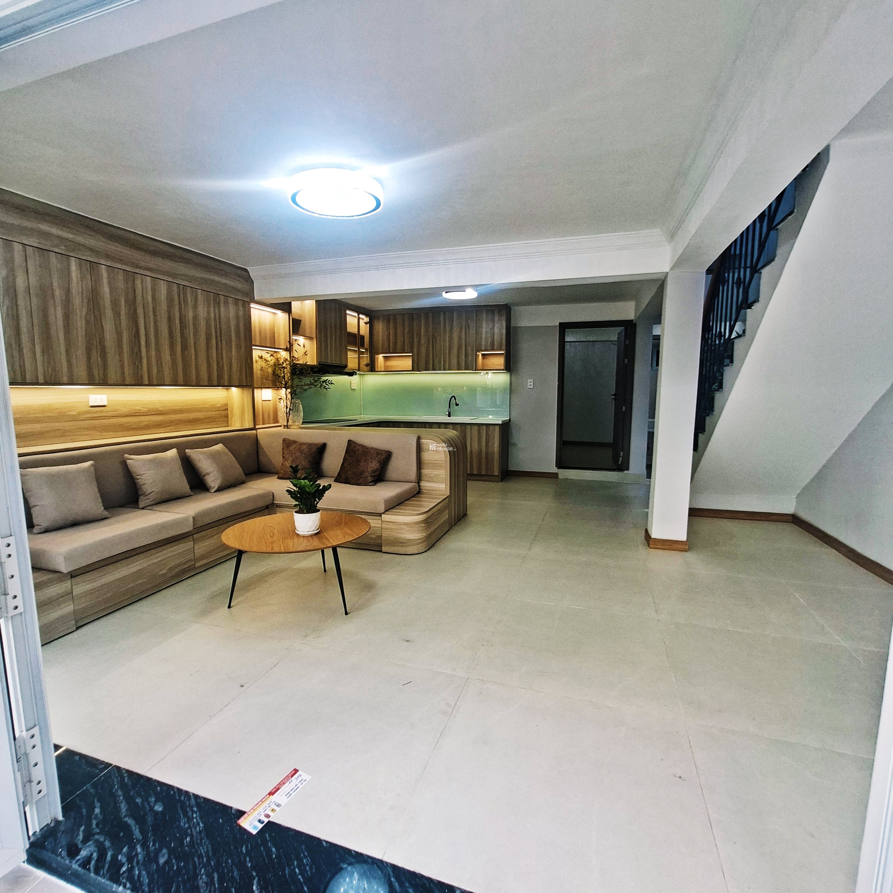 BTân - (2 tầng, ngang 5,3 x 10), 4PN - HXH - Có sân để ô tô trong nhà - sổ hồng - pháp lý chuẩn