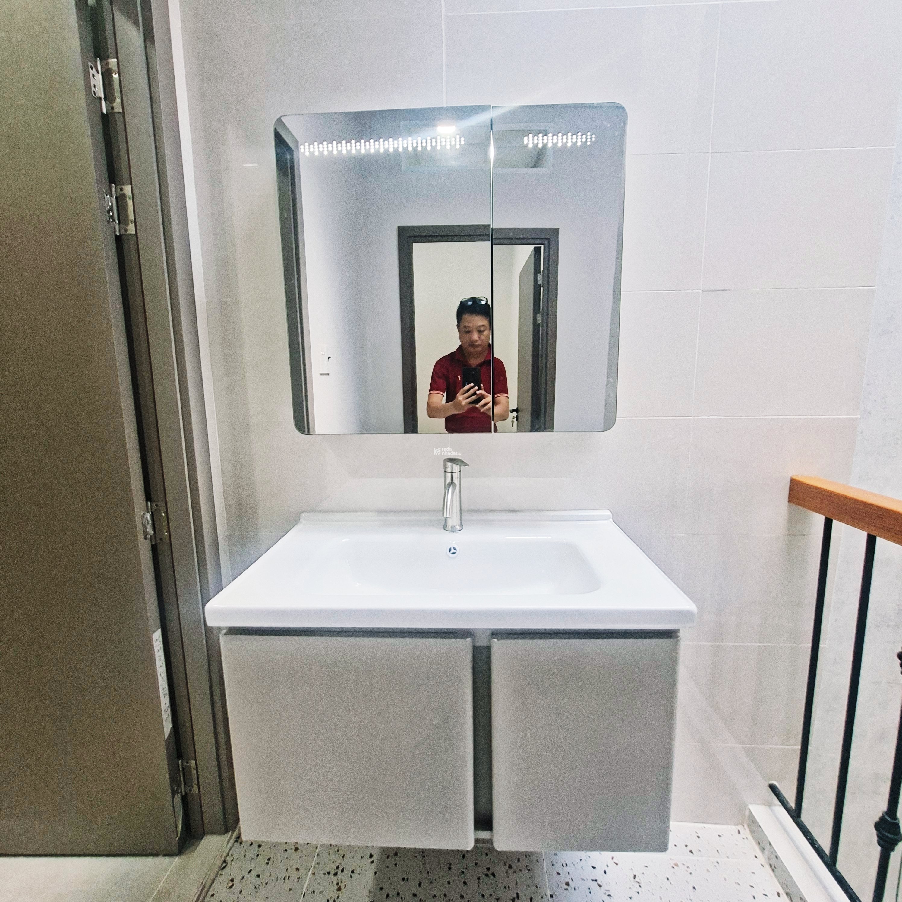 BTân - (2 tầng, ngang 5,3 x 10), 4PN - HXH - Có sân để ô tô trong nhà - sổ hồng - pháp lý chuẩn