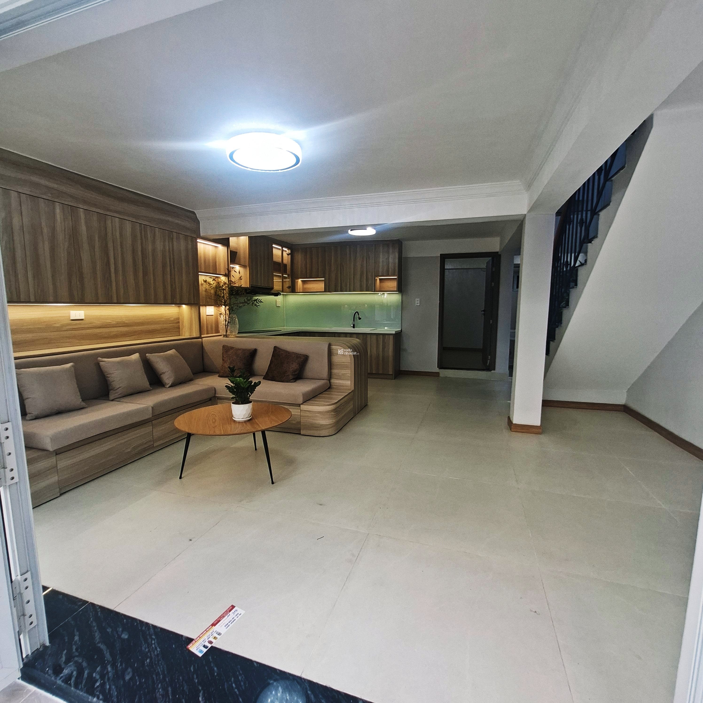 BTân - (2 tầng, ngang 5,3 x 10), 4PN - HXH - Có sân để ô tô trong nhà - sổ hồng - pháp lý chuẩn