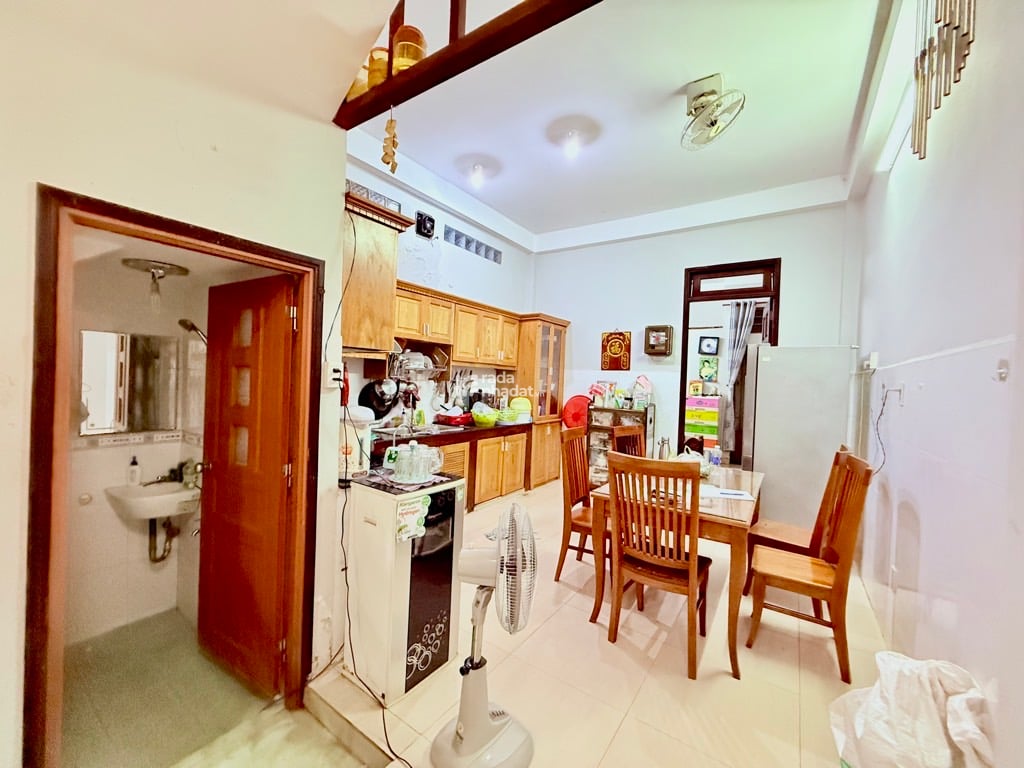 NHÀ 2 TẦNG - 82M2 (4*20.5) - 3 PN - HUỲNH VĂN NGHỆ - PHẠM VĂN BẠCH - HẺM 4M - GẦN EMART, GA T3