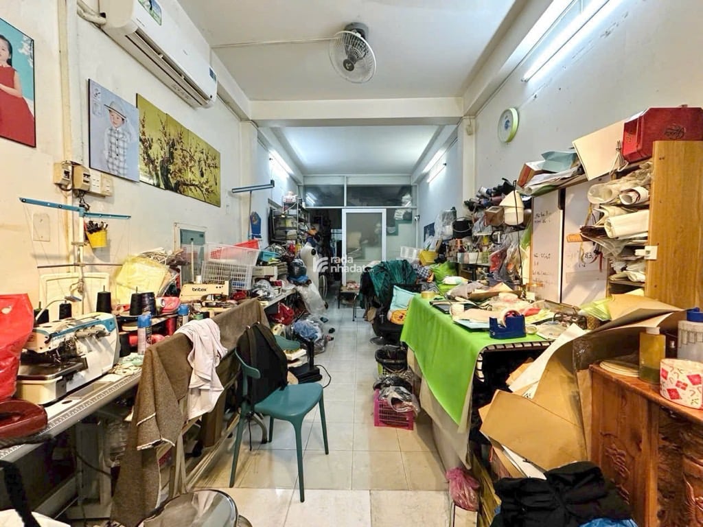 NGUYỄN CÔNG HOAN P7 PN  - HẺM TRẢI NHỰA THÔNG QUẬN 1 - PHAN XÍCH LONG - 63M - 2 TẦNG - 8 TỶ 300