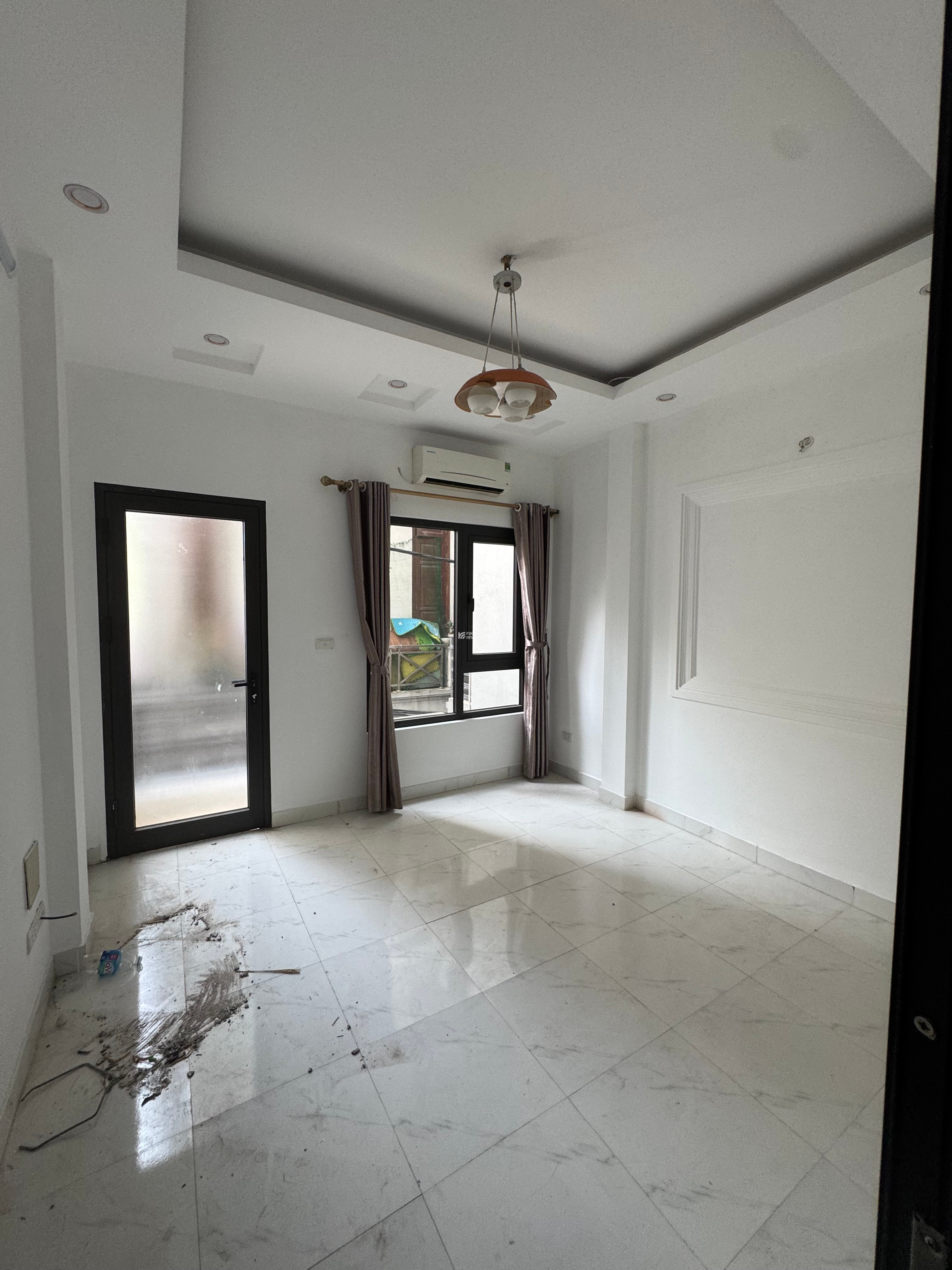 Bán nhà Nguyễn Đức Cảnh Hoàng Mai - 5PN, gần ô tô, nhà dân xây, giá tốt nhất khu