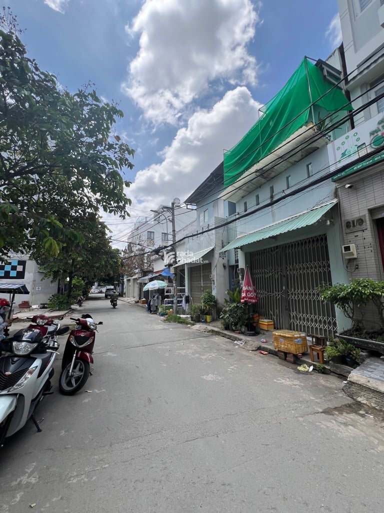 Bán ĐẤT tặng dãy trọ ngay ga Metro ngang LỚN 5M 70M2 giá 5.6 tỉ