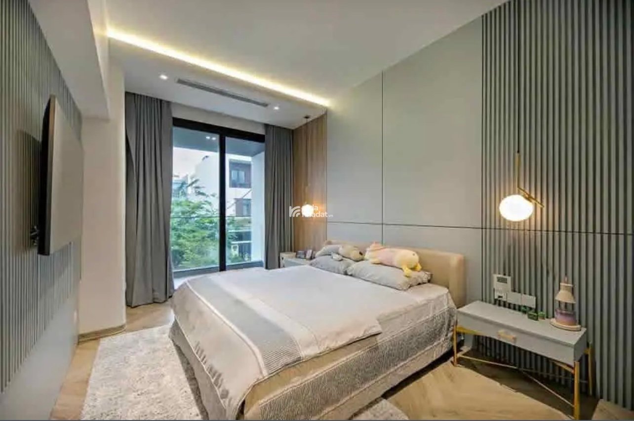 Chính chủ cần bán nhà phố đẹp mặt tiền trung tâm TP. Tân An giá chỉ 2 tỷ350