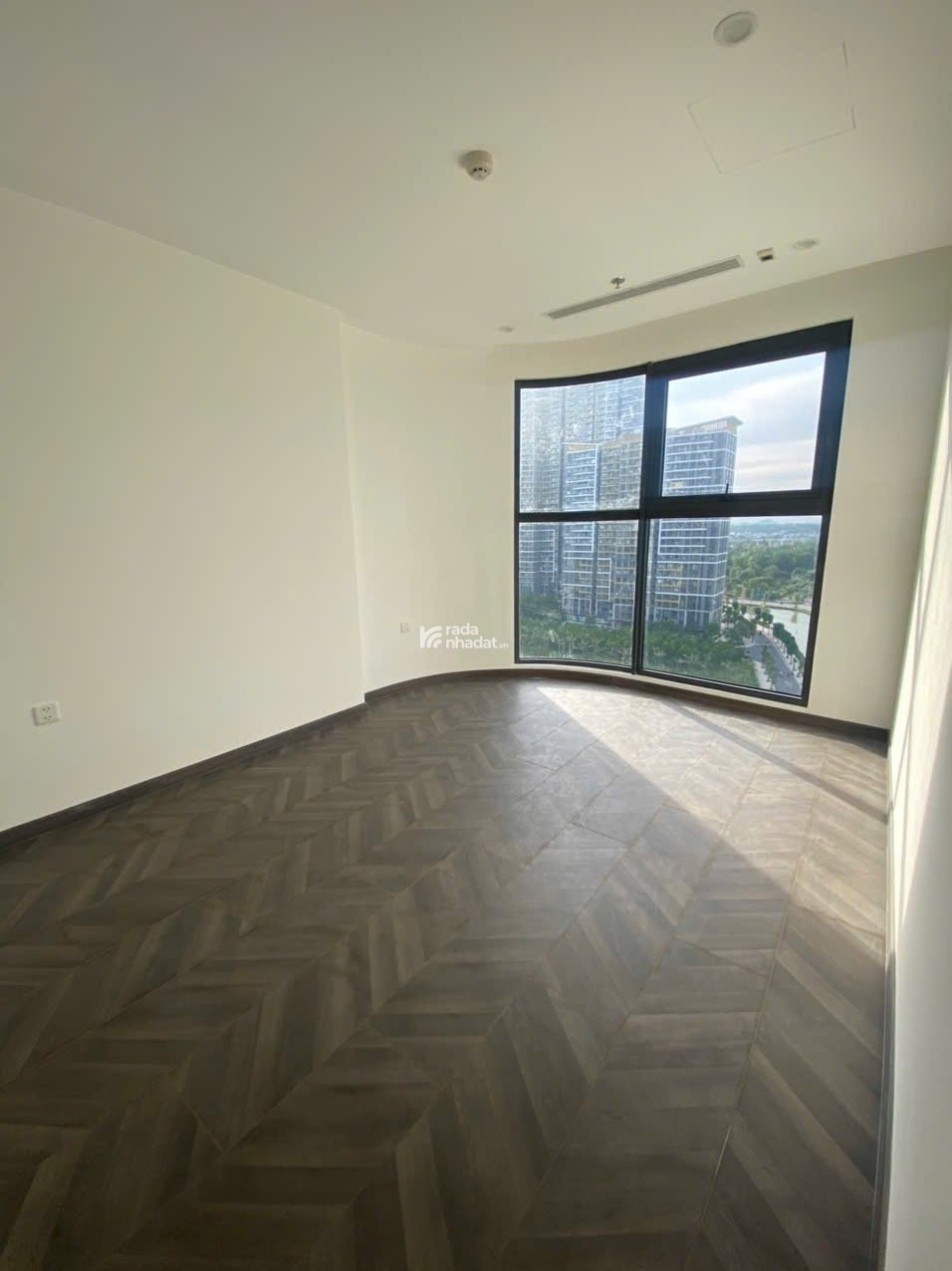 Giá Chỉ 5 Tỷ (Bao thuế phí) - Bán gấp Căn Hộ 2PN2WC View Sông Tại The Beverly
