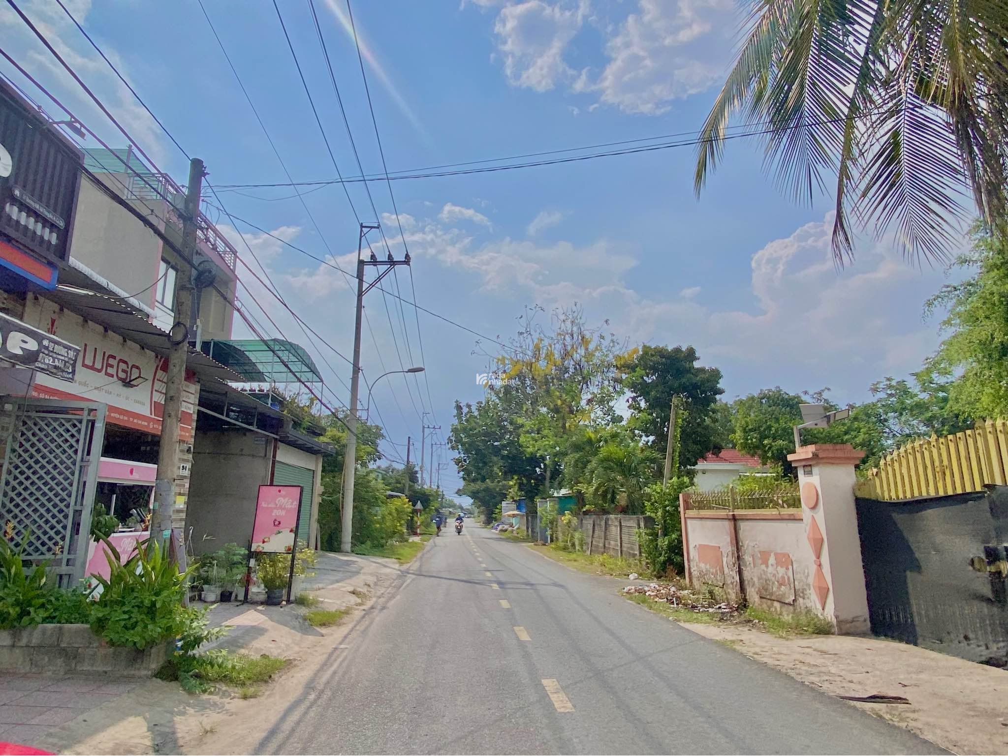  BÁN LÔ ĐẤT ĐẸP , ĐƯỜNG SUỐI LỘI, KẾ BÊN THPT TÂN THÔNG HỘI 