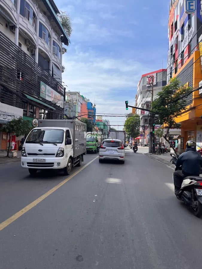 MẶT TIỀN ĐẸP BÁN GẤP. Đường BÀU CÁT. P11 Tân Bình. 100m2. chỉ 14.5 tỷ TL