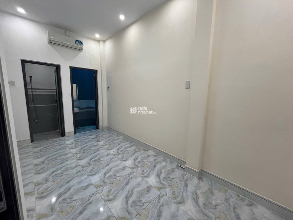 Nhà Đẹp 2 Tầng  Sân Thượng, 2PN 2WC Vào Ở Ngay, Đường Thái Phiên Quận 11