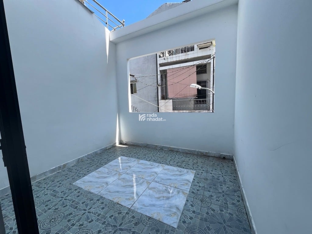 Nhà Đẹp 2 Tầng  Sân Thượng, 2PN 2WC Vào Ở Ngay, Đường Thái Phiên Quận 11