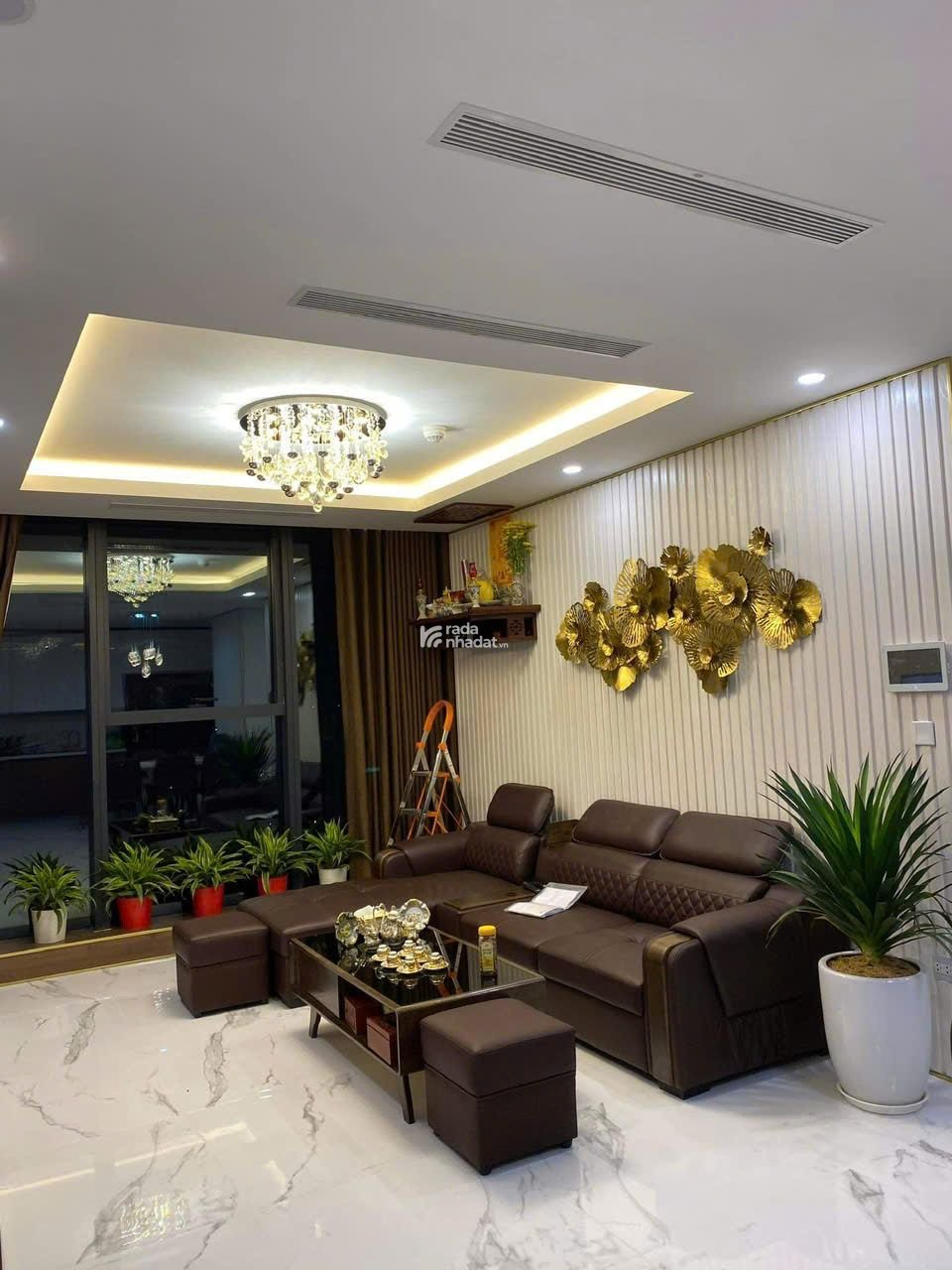 Chính chủ bán gấp căn hộ chung cư Starlake 3PN căn góc hướng Nam đầy đủ nội thất giá nhỉnh 15 tỷ