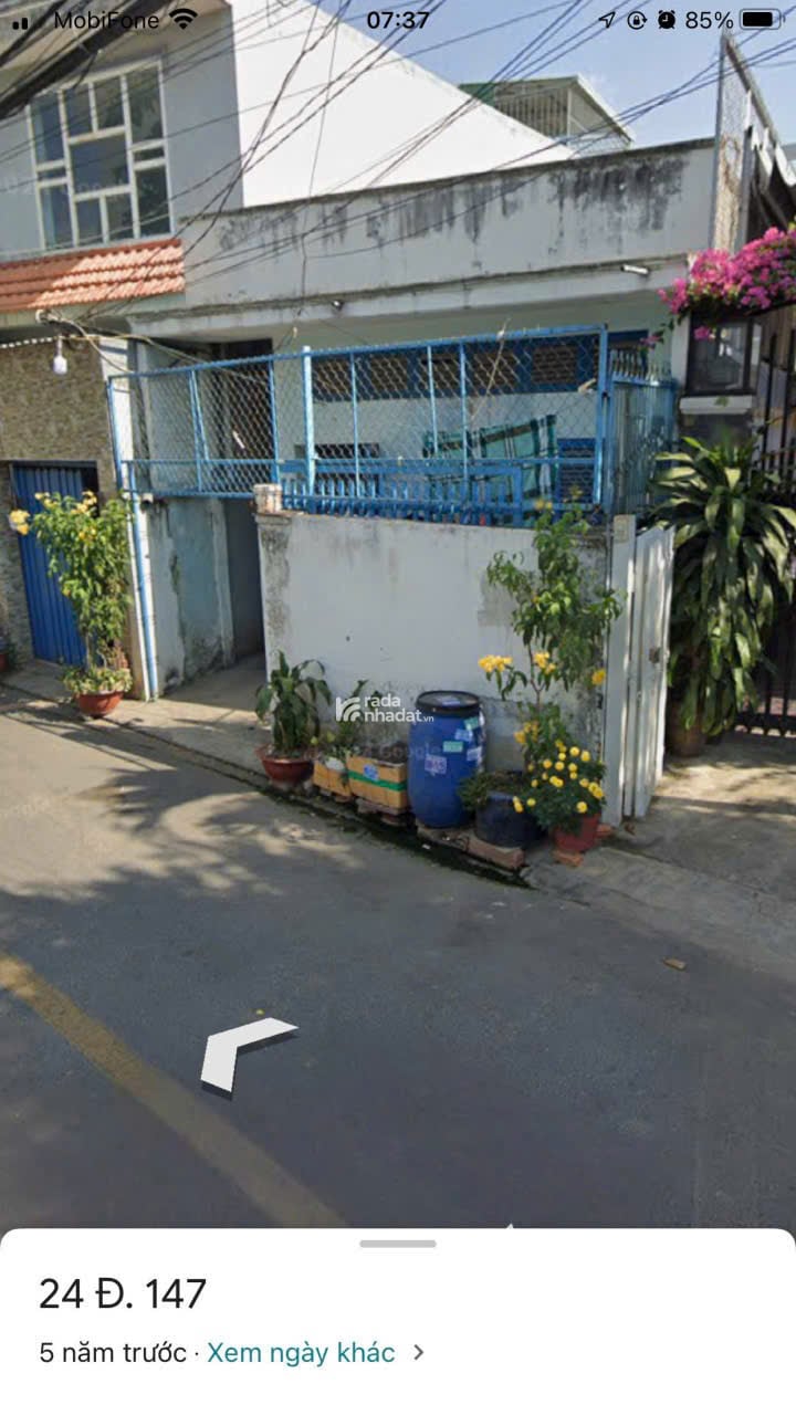 Nhà mặt tiền đường 147 Hiệp phú DT 100m, cấp 4 khu vip