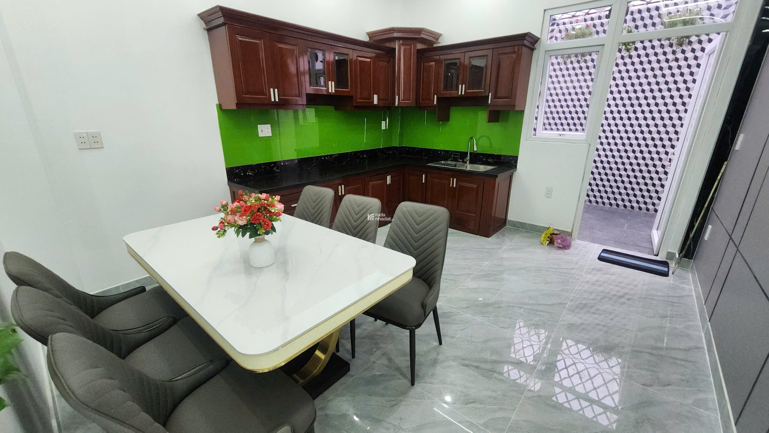 BÁN NHÀ ĐẸP 1 TRỆT 3 LẦU 4X25M - SÂN XE HƠI RỘNG - GẦN HÀ HUY GIÁP