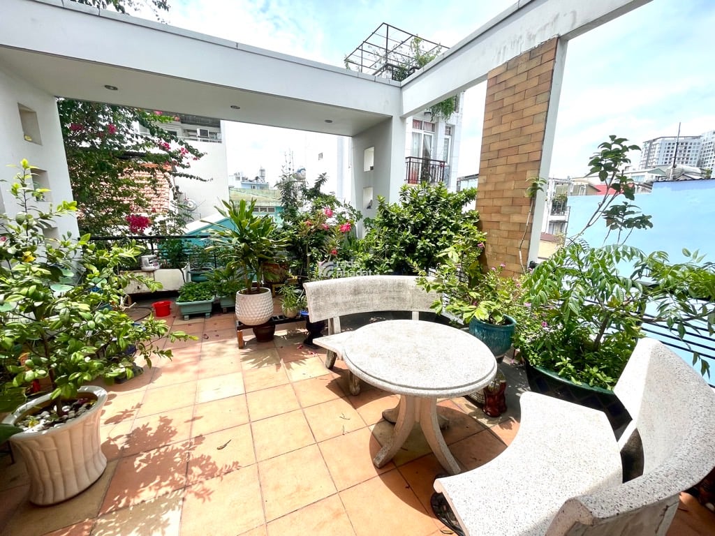 NHÀ MỚI - 4 TẦNG BTCT - 70M2 - VỪA Ở VỪA CHO THUÊ - HẺM RỘNG RÃI