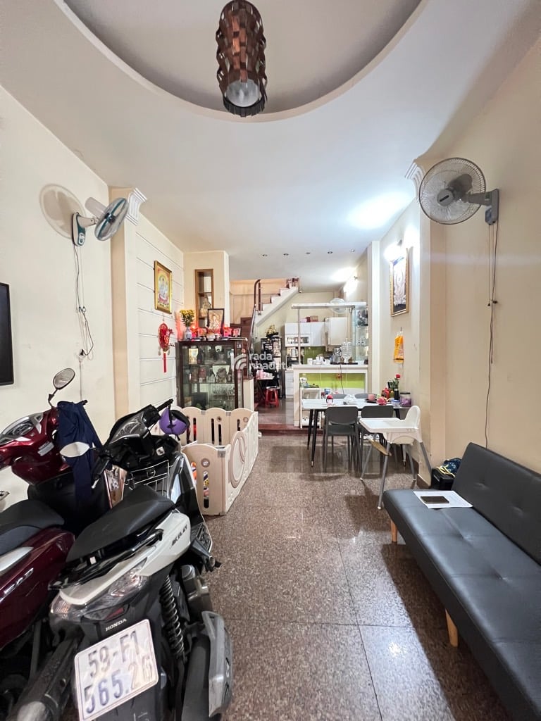 HẺM Ô TÔ NGỦ TRONG NHÀ - CHÍNH CHỦ MỘT ĐỜI- HIẾM KHU VỰC .  