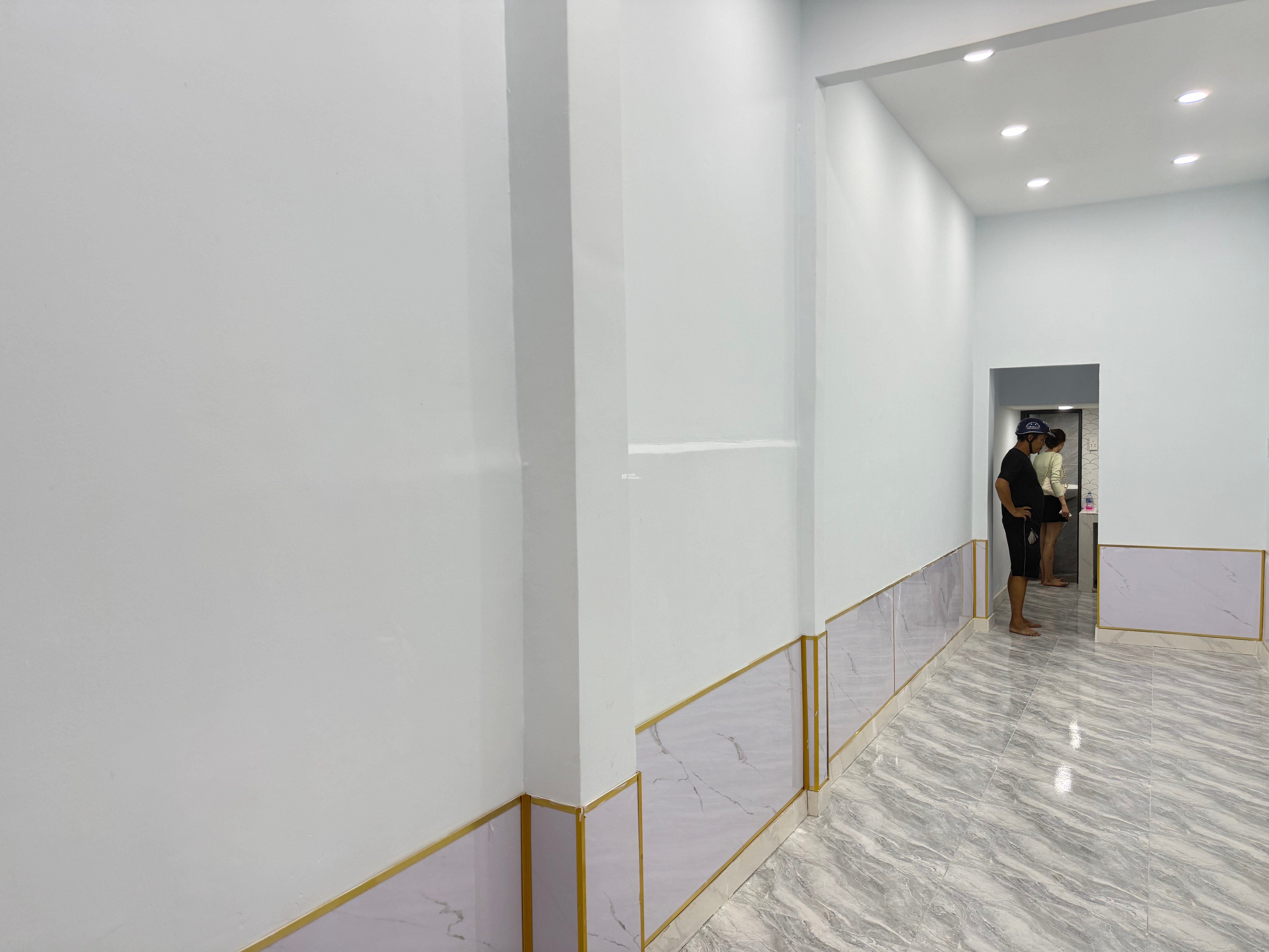 Nhà Quận 1 , Đường Trần Hưng Đạo , dọn vào ở ngay 