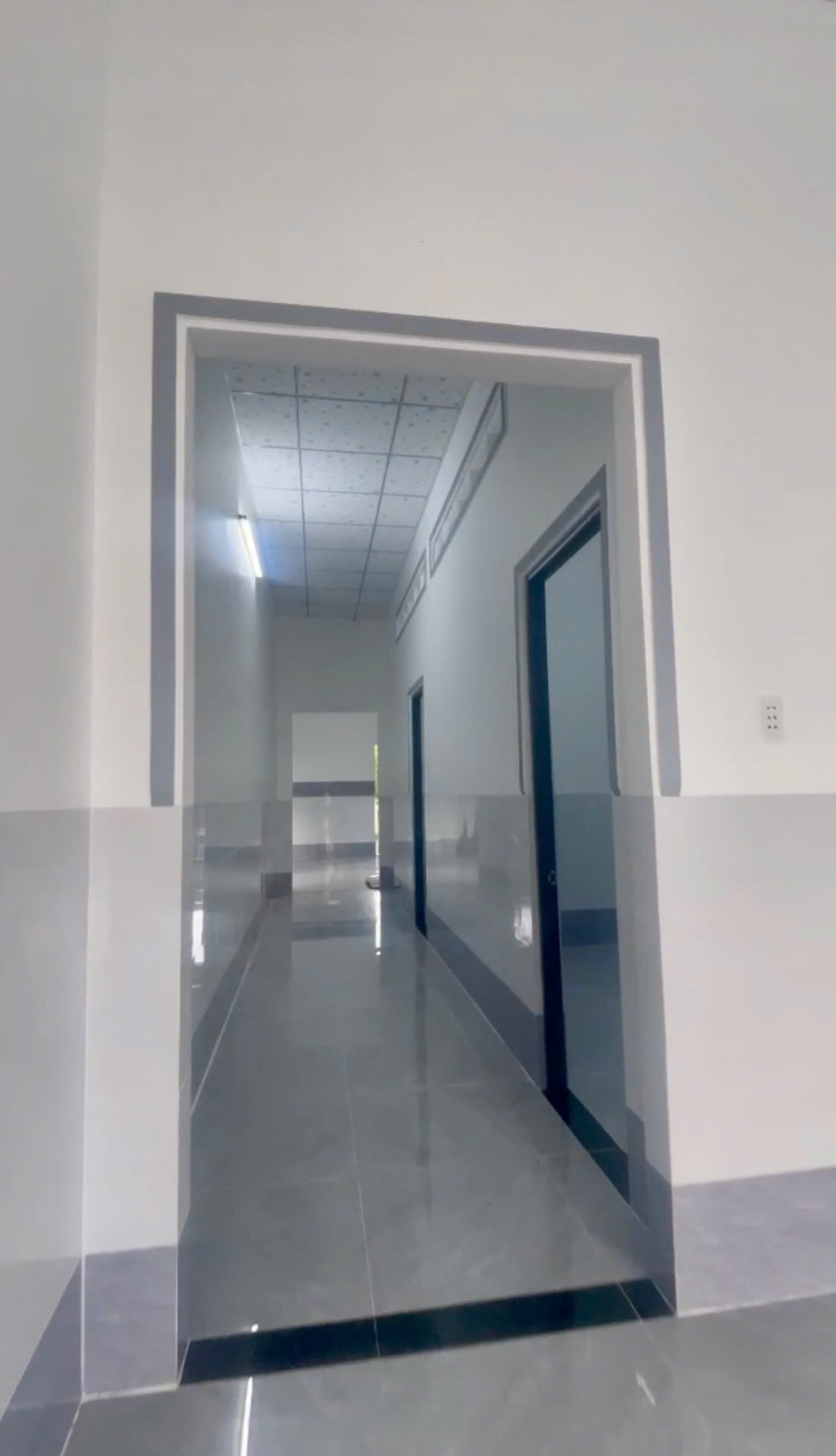 Cần Bán lô đất 1200m2 có sẵn nhà trên đất, chỉ 1 tỷ 050tr, thổ cư 300m2, Long Chữ Bến cầu