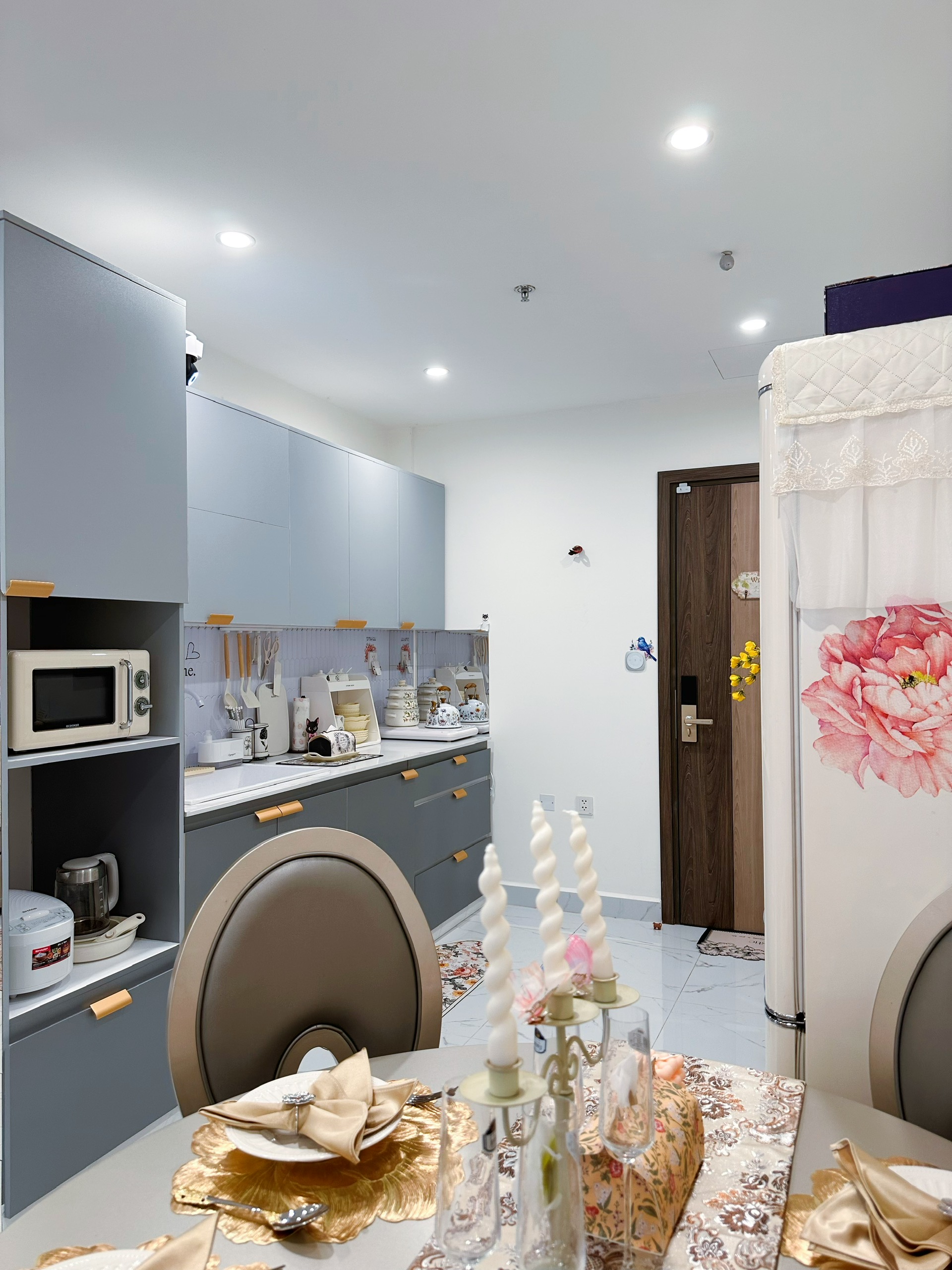 CHO THUÊ 2PN 69M2 FULL NỘI THẤT ĐẸP GIÁ CHỈ 13 TRIỆU TẠI VINHOMES QUẬN 9