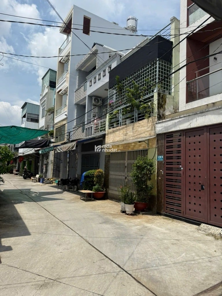  kết cấu : nhà 2 tầng  , trệt , lầu ,2pn , 2wc , nhà về chỉ cần thùng sơn là đẹp.