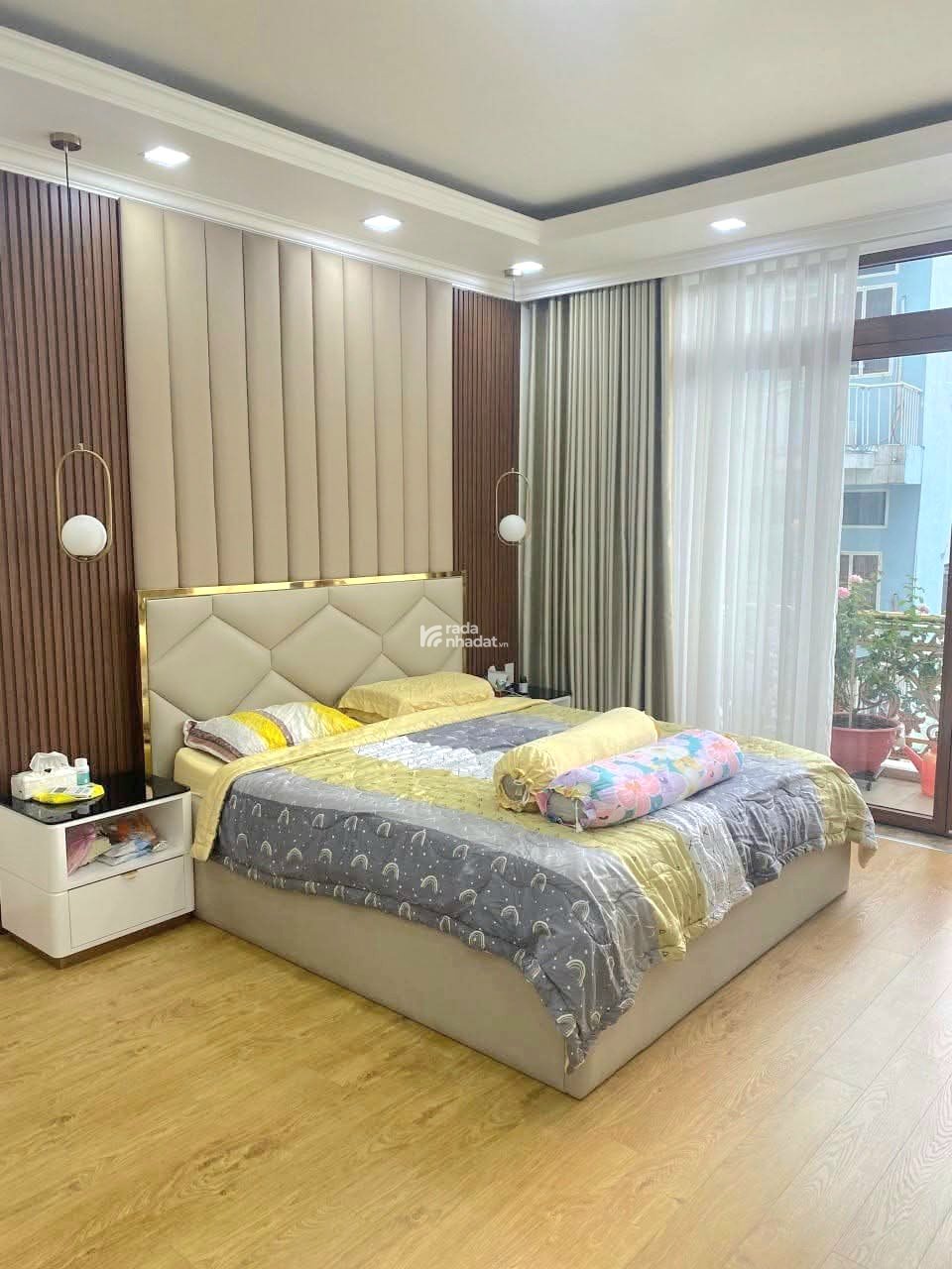 BÁN NHÀ 5 TẦNG THANG MÁY - 90M2 - HXT THÔNG - CẠNH QUẬN 11