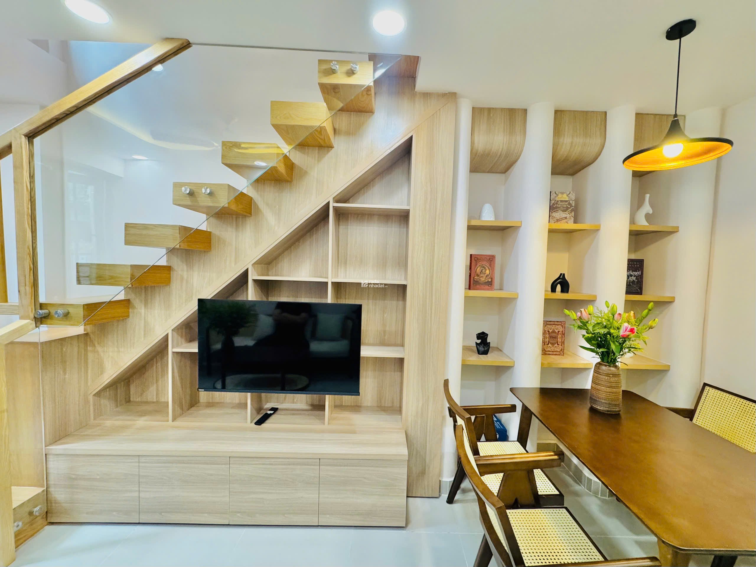 Tầm Vu - Căn Góc - 232/ Quốc Lộ 13 , P26 , Quận Bình Thạnh .
