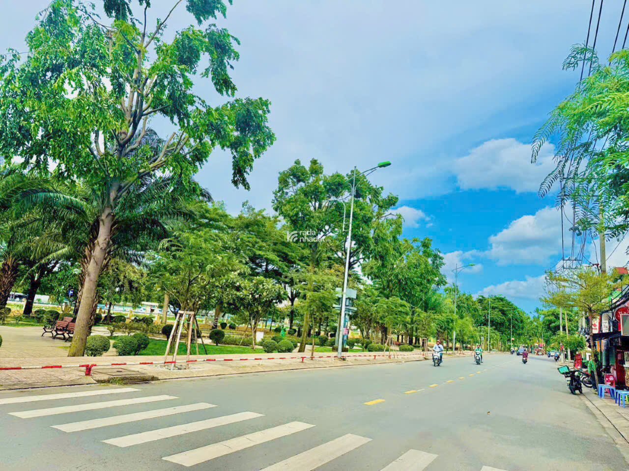 Tầm Vu - Căn Góc - 232/ Quốc Lộ 13 , P26 , Quận Bình Thạnh .