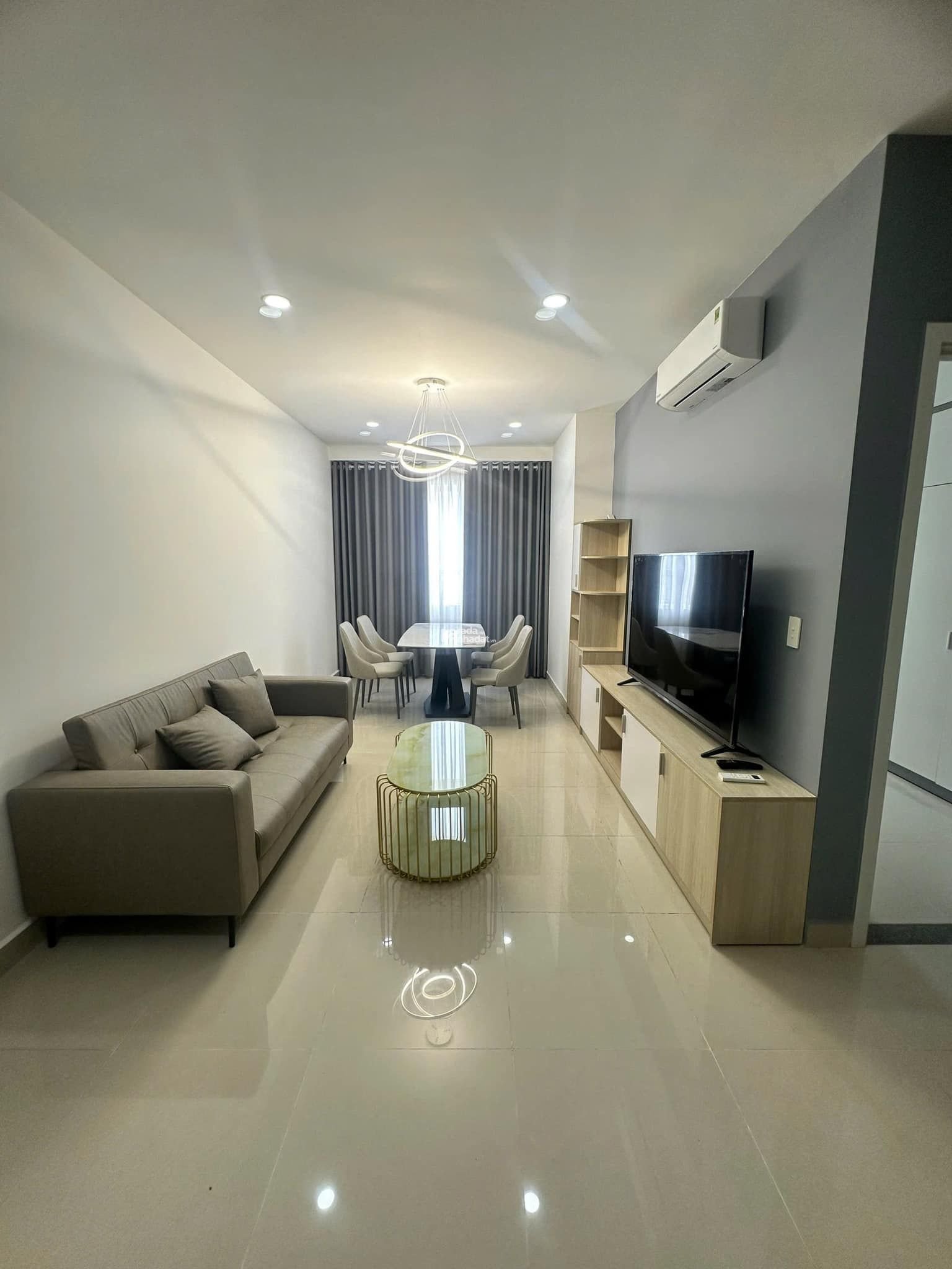 Chính chủ bán CH 3 ngủ. Giá: 5.9 tỷ. ĐC: Mỹ Đình Plaza 1, 138 Trần Bình, Nam Từ Liêm. Full nội thất