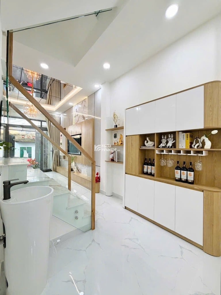 NHÀ HUỲNH VĂN NGHỆ TÂN BÌNH - GẦN GA METRO, GA T3 SÂN BAY -  XE TẢI THÔNG - KINH DOANH TỐT 