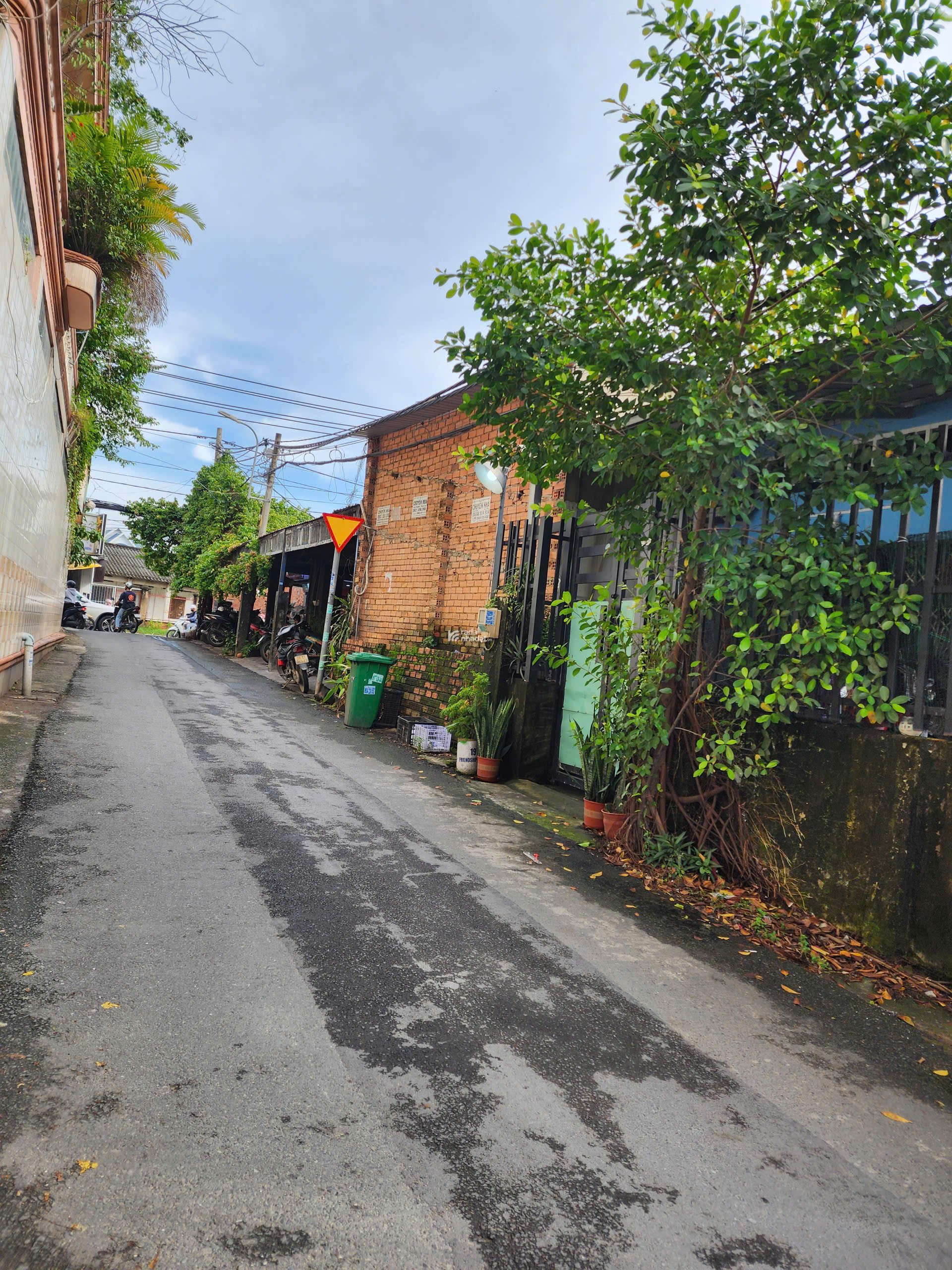  BÁN GẤP ĐẤT HXH  121M CHỈ 5 TỶ ĐS  SÁT VINHOME Q9