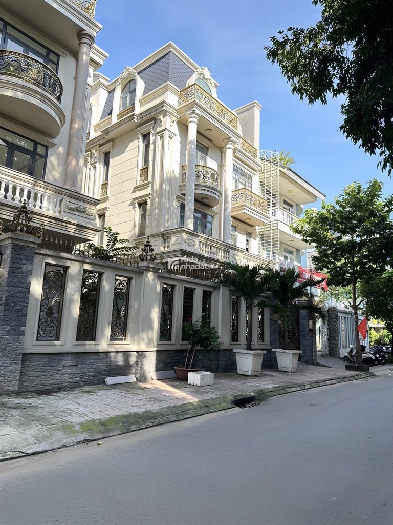 NHÀ  BIỆT THƯ ĐƯỜNG 12M LỀ 3M PHƯỜNG BÌNH HƯNG HÒA BÌNH TÂN  CHỈ 8xTY