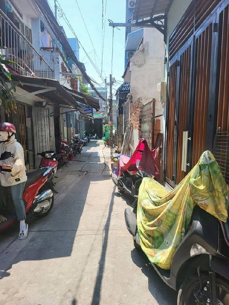 BẤN NHÀ HẺM 2941 PHẠM THẾ HIỂN, P. BÌNH ĐÔNG, Q.8, 40M2